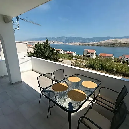 Visnja Apartment Pag Town