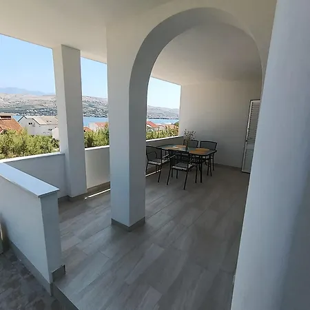 Apartment Visnja *