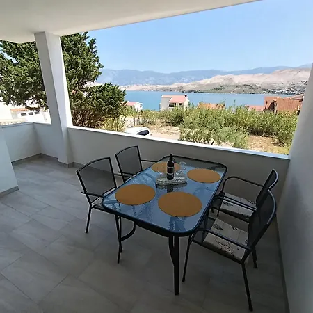 Visnja Apartment Pag Town