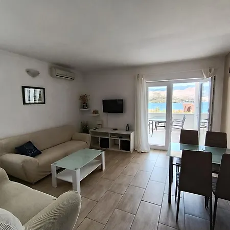 Apartment Visnja *