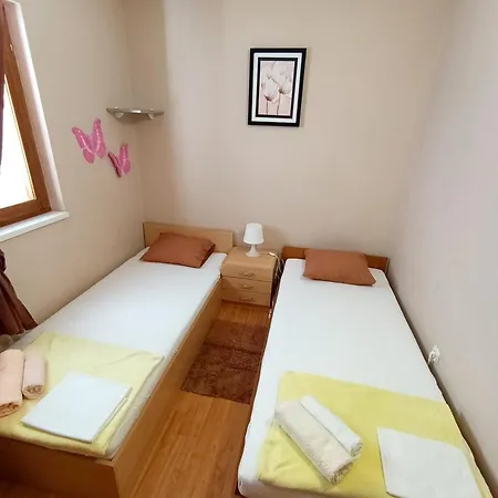 Апартаменты Visnja Паг